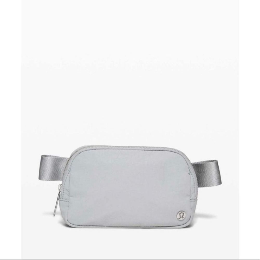 Lululemon Everywhere Belt Bag